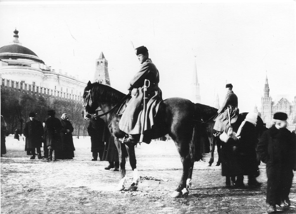 Конные полицейские на Красной площади. Москва, 1900-е гг. 