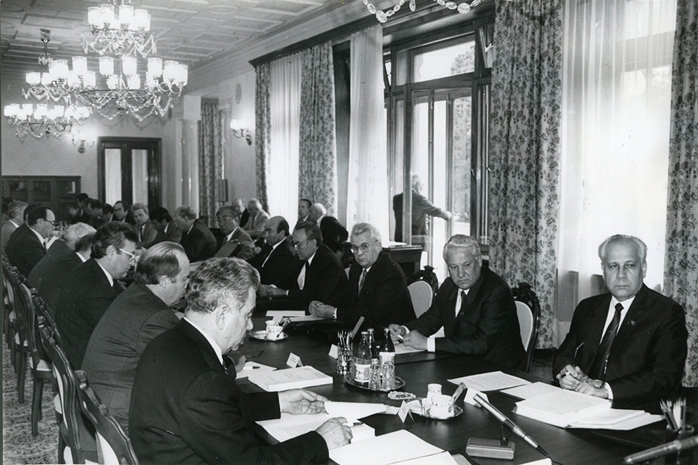 Во время заседания подготовительного комитета по выработке нового проекта Союзного договора. Московская область, 24 мая 1991 г.