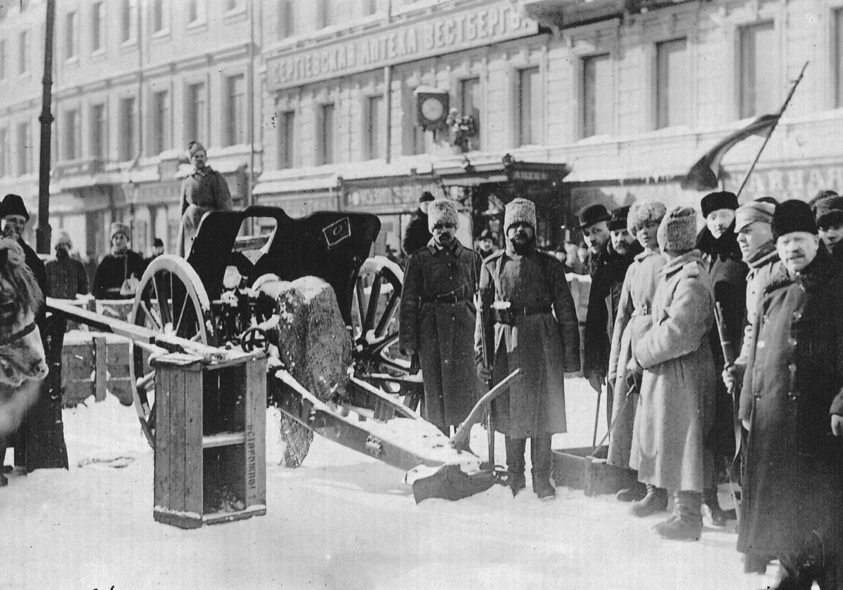 Баррикады на Литейном проспекте. Петроград, февраль 1917 г.