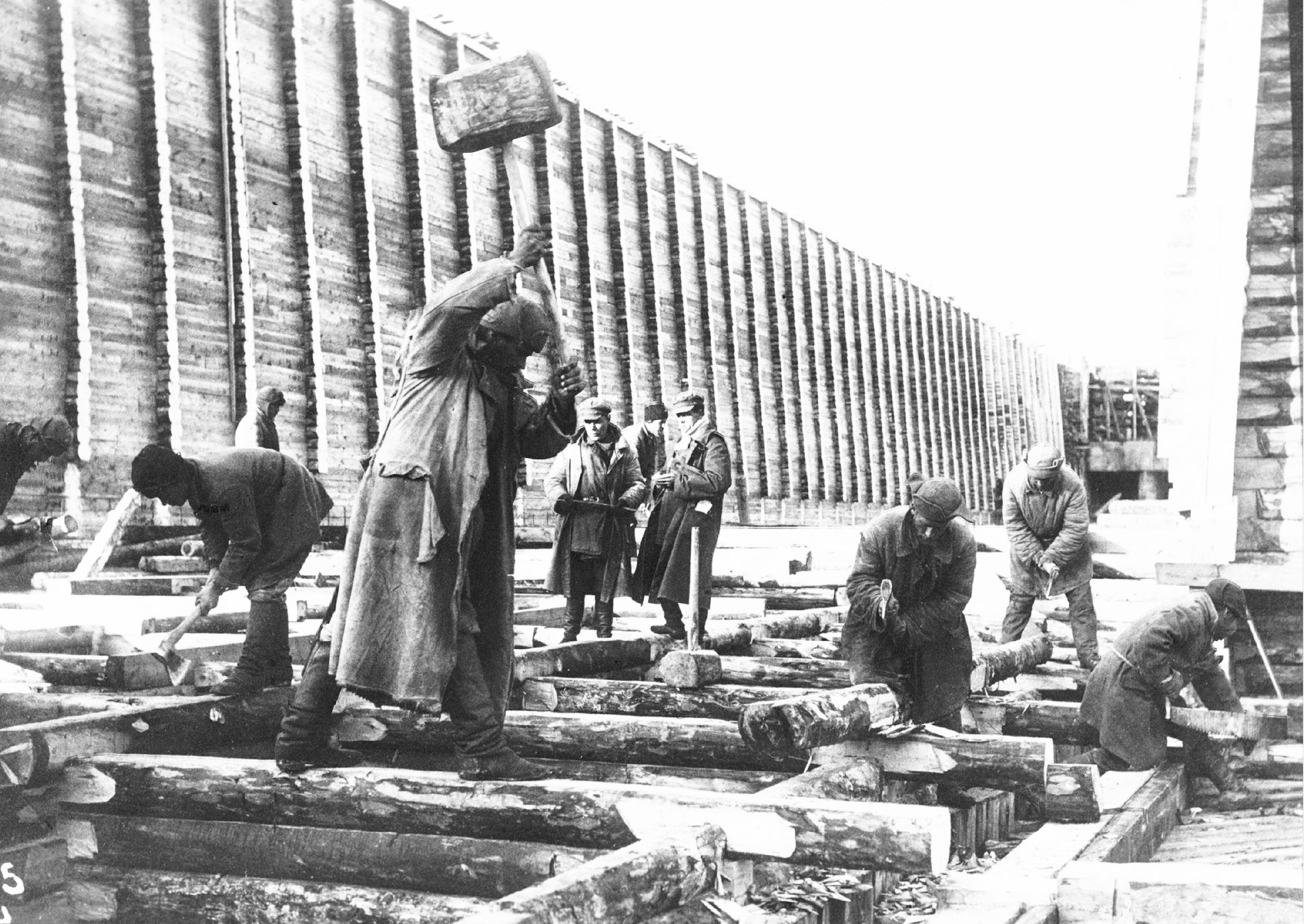 Строительство шлюзов и плотин. Беломорканал, 1930-е гг.