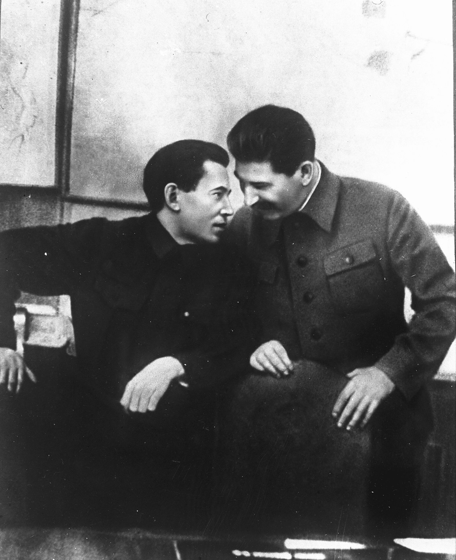 Н. И. Ежов и И. В. Сталин. 1937 г. Фото из фондов РГАСПИ