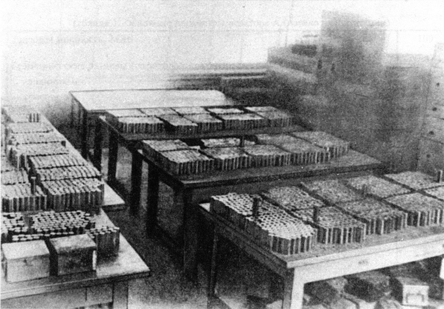 Промышленное производство рабочих блоков из металлического урана. Завод № 12, 1946 г.