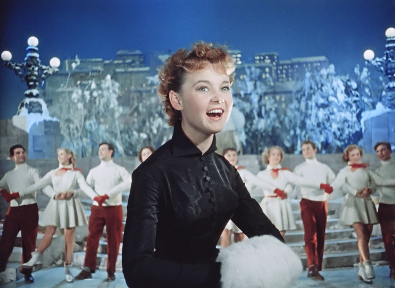 Кадр из фильма «Карнавальная ночь». 1956 г.