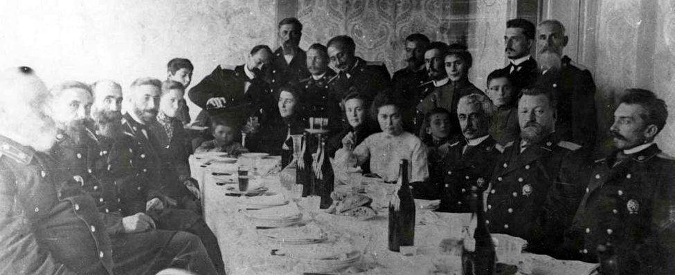 Встреча Нового года сотрудниками Лесного ведомства. Российская империя, г. Кутаиси, 1906 г.